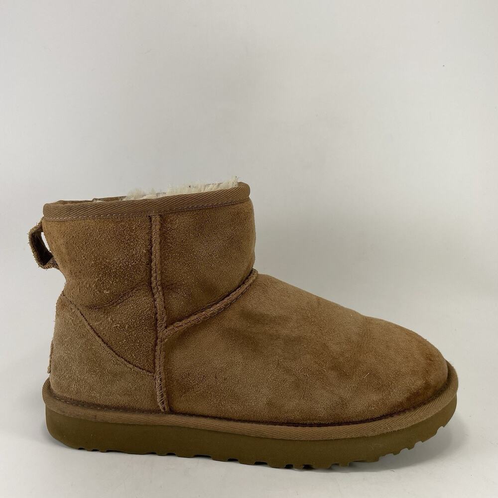 UGG Classic Mini Womens Size 7 Chestnut Suede Sheepskin Fur Lined Ankle Boots
